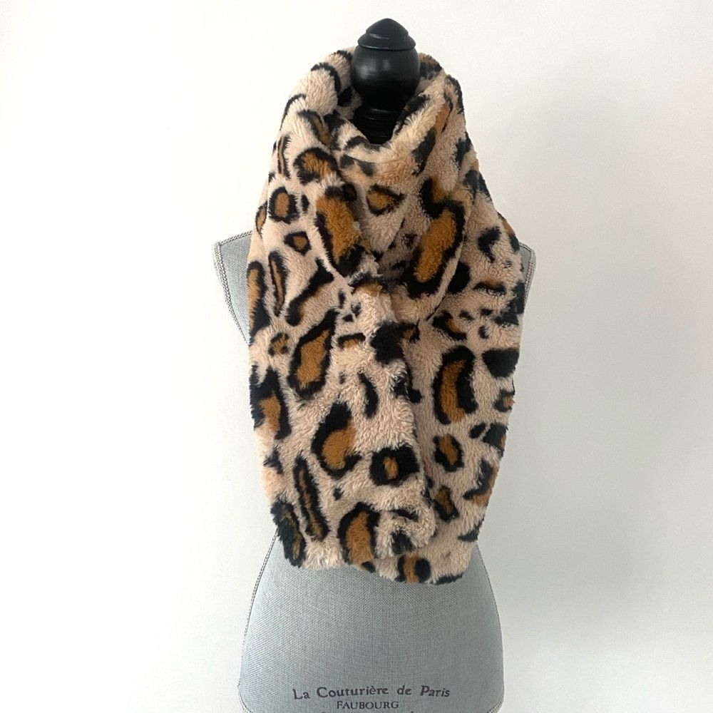 Minky Couture Leopard Print Faux Fur Scarf Oversized Soft Cozy Casual